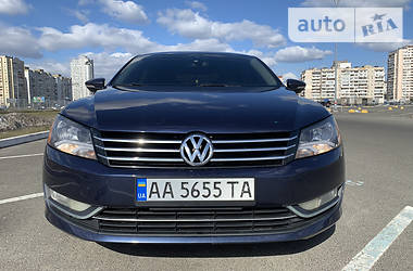 Седан Volkswagen Passat 2012 в Киеве