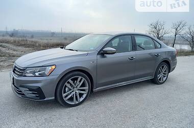 Седан Volkswagen Passat 2017 в Запорожье