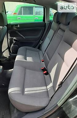 Седан Volkswagen Passat 2004 в 