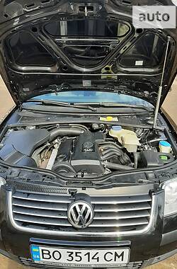 Седан Volkswagen Passat 2004 в 