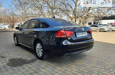 Седан Volkswagen Passat 2014 в Одесі