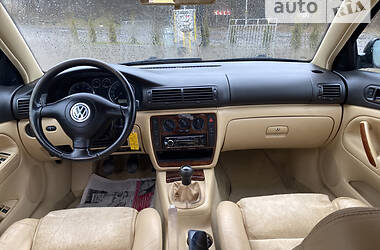 Седан Volkswagen Passat 2001 в Бучаче