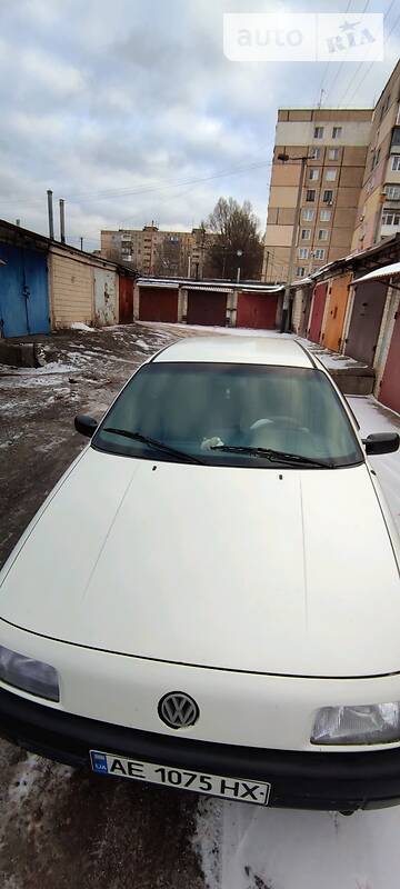 Седан Volkswagen Passat 1989 в Кривому Розі