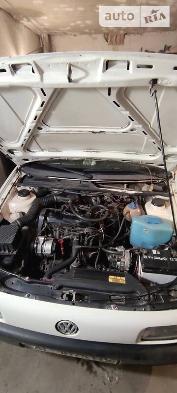 Седан Volkswagen Passat 1989 в Кривому Розі
