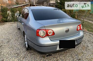 Седан Volkswagen Passat 2005 в Ивано-Франковске