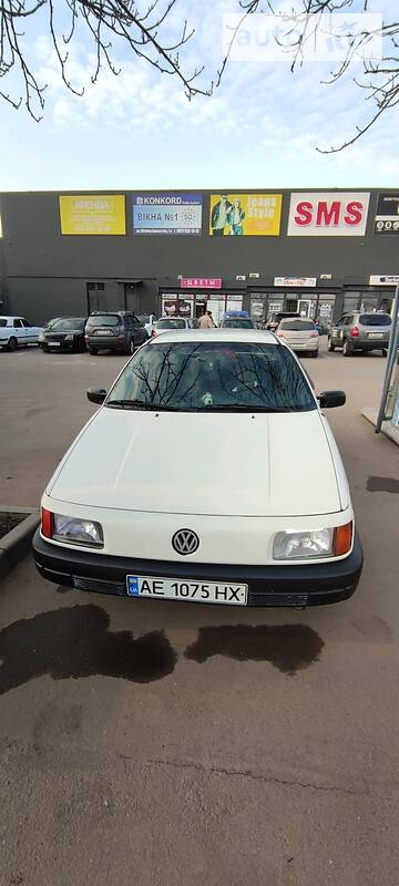 Седан Volkswagen Passat 1989 в Кривому Розі