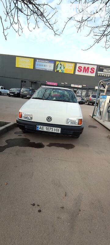 Седан Volkswagen Passat 1989 в Кривому Розі