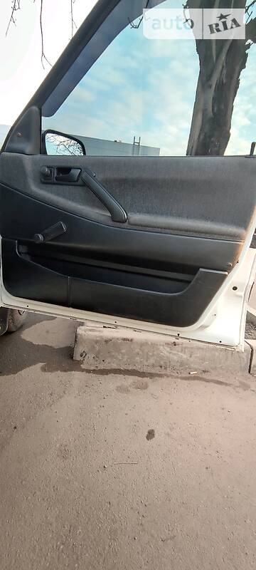 Седан Volkswagen Passat 1989 в Кривому Розі