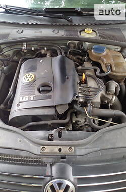Седан Volkswagen Passat 2001 в Волновахе