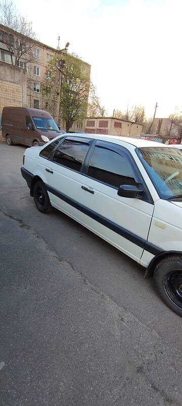Седан Volkswagen Passat 1989 в Кривому Розі