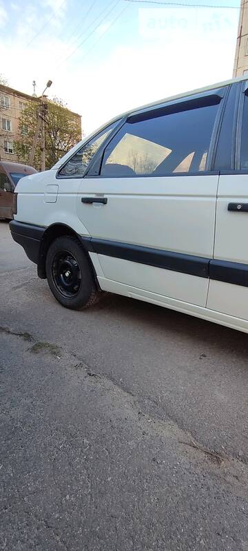 Седан Volkswagen Passat 1989 в Кривому Розі
