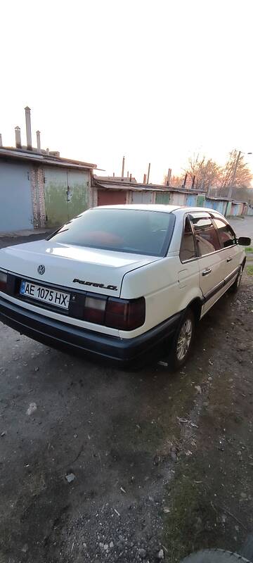 Седан Volkswagen Passat 1989 в Кривому Розі