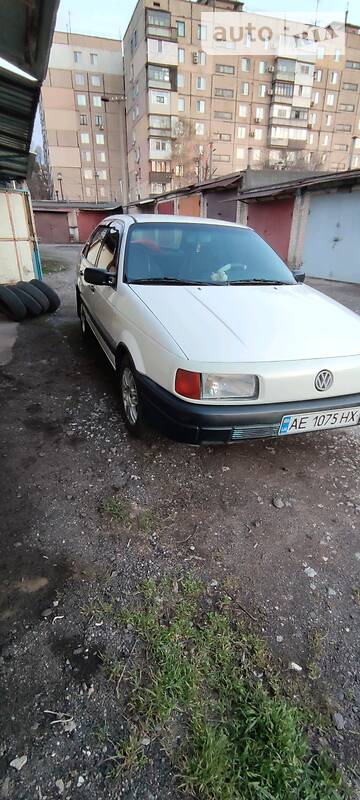 Седан Volkswagen Passat 1989 в Кривому Розі
