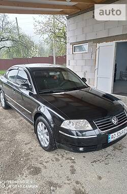 Седан Volkswagen Passat 2004 в Тячеве