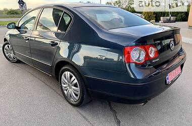 Седан Volkswagen Passat 2006 в Днепре