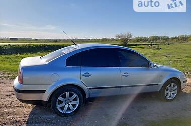 Седан Volkswagen Passat 2001 в Городке