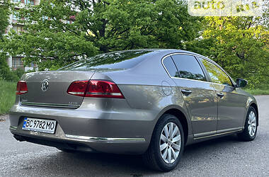 Седан Volkswagen Passat 2011 в Стрые