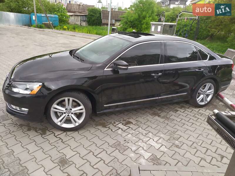 Седан Volkswagen Passat 2013 в Львове
