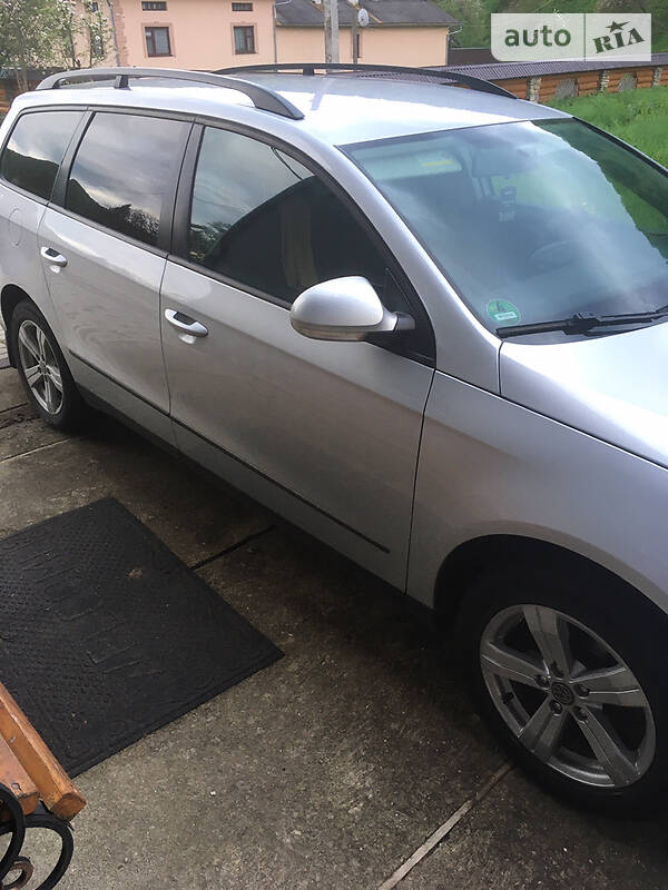 Універсал Volkswagen Passat 2010 в Чернівцях