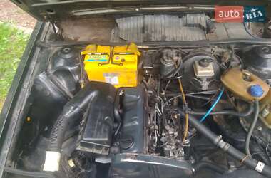 Хэтчбек Volkswagen Passat 1986 в 
