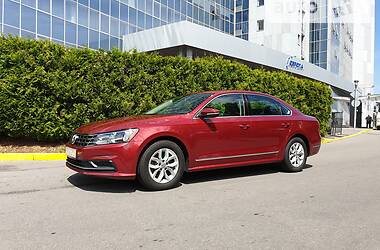 Седан Volkswagen Passat 2016 в Киеве