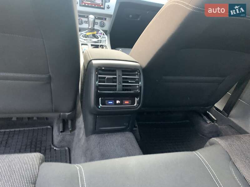 Седан Volkswagen Passat 2014 в Харкові