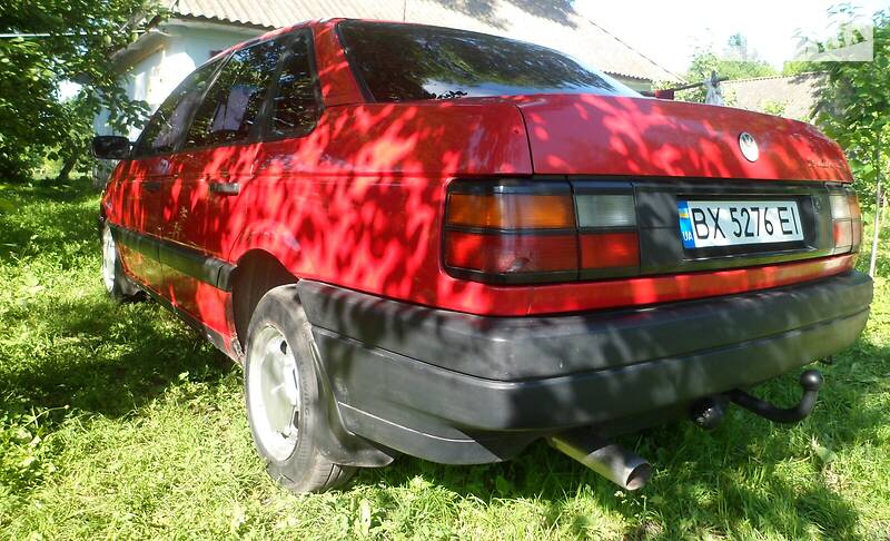 Седан Volkswagen Passat 1992 в Хмельницком