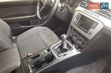 Универсал Volkswagen Passat 2015 в Мошнах