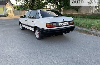 Седан Volkswagen Passat 1991 в 