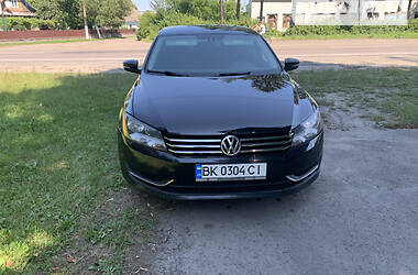 Седан Volkswagen Passat 2012 в Дубно