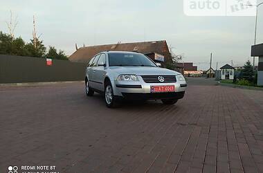 Універсал Volkswagen Passat 2002 в Сарнах