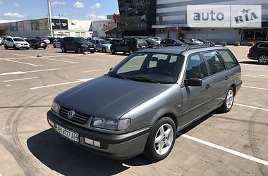 Універсал Volkswagen Passat 1996 в Житомирі