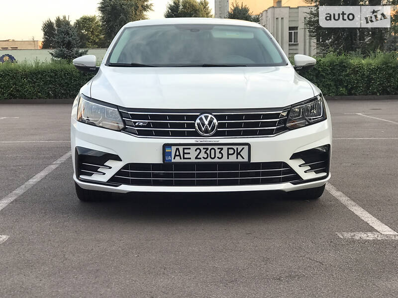 Седан Volkswagen Passat 2018 в Каменском