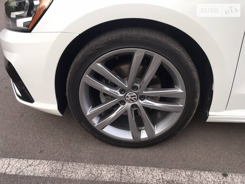 Седан Volkswagen Passat 2018 в Каменском