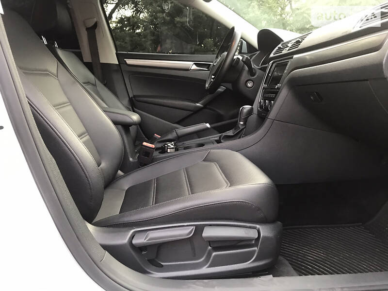 Седан Volkswagen Passat 2018 в Каменском