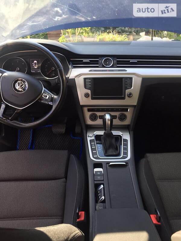 Універсал Volkswagen Passat 2017 в Ужгороді