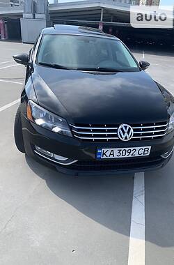 Седан Volkswagen Passat 2012 в Киеве