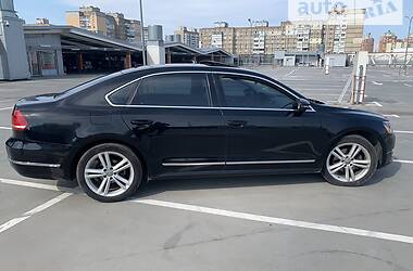 Седан Volkswagen Passat 2012 в Киеве