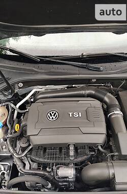 Седан Volkswagen Passat 2016 в 