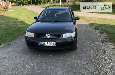 Універсал Volkswagen Passat 1998 в Чернівцях