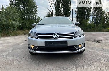 Універсал Volkswagen Passat 2011 в Житомирі