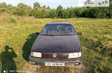 Седан Volkswagen Passat 1992 в Снятині