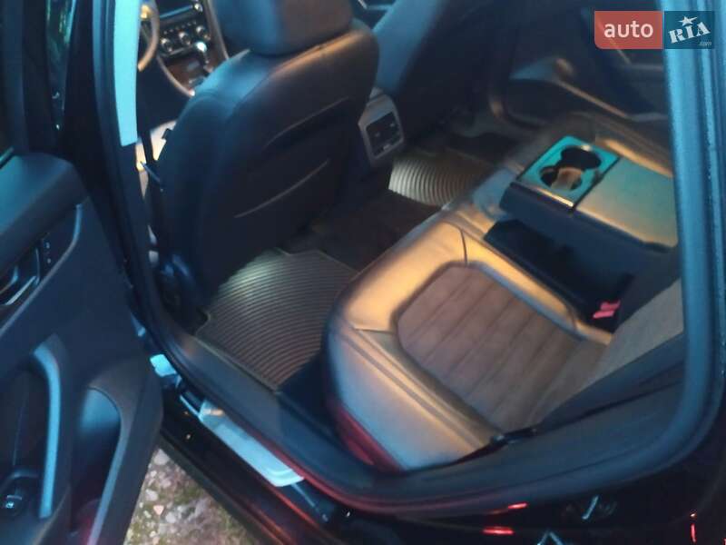 Седан Volkswagen Passat 2013 в Львове
