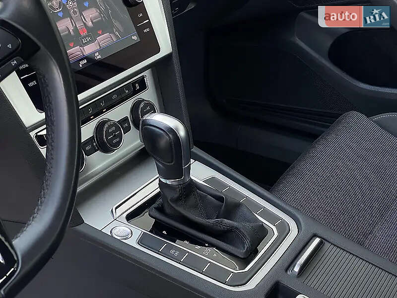 Универсал Volkswagen Passat 2017 в Сарнах