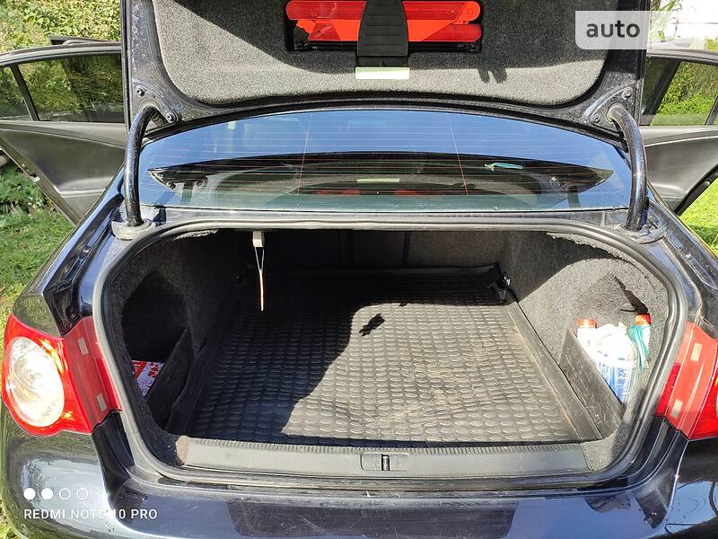 Седан Volkswagen Passat 2006 в Рогатине