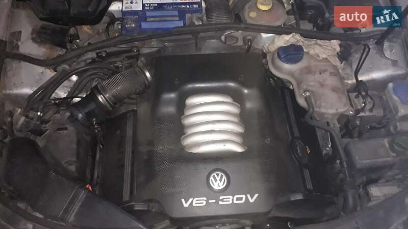 Седан Volkswagen Passat 1999 в Киеве