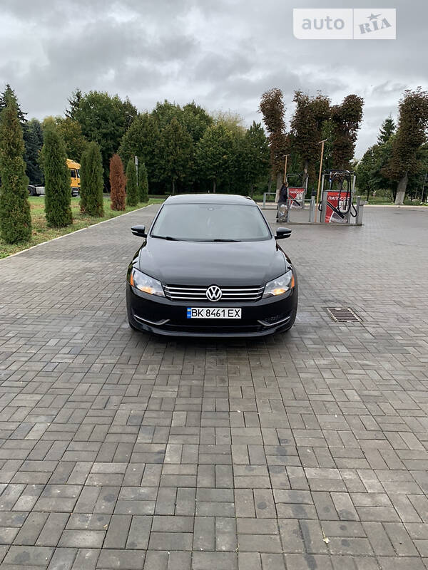 Седан Volkswagen Passat 2013 в Рівному