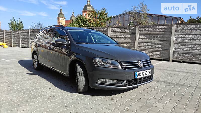 Универсал Volkswagen Passat 2013 в Ужгороде