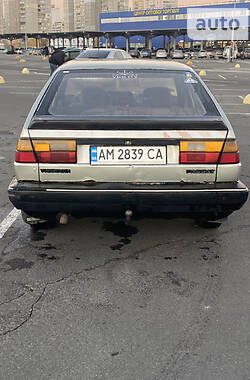 Хэтчбек Volkswagen Passat 1985 в Киеве