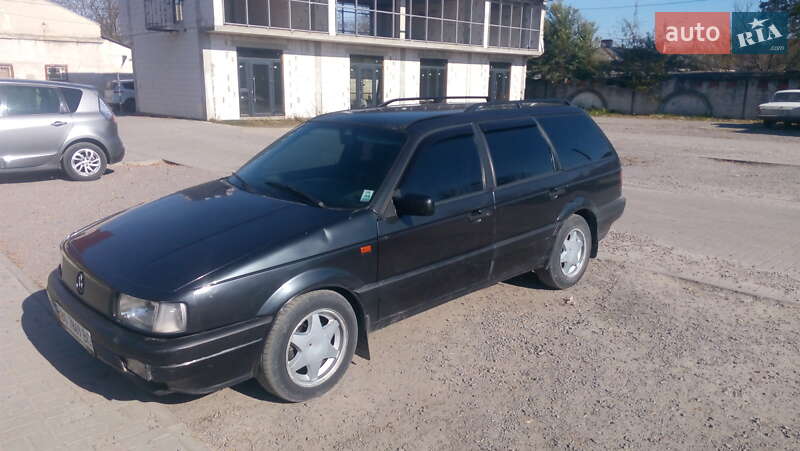 Универсал Volkswagen Passat 1992 в Бродах